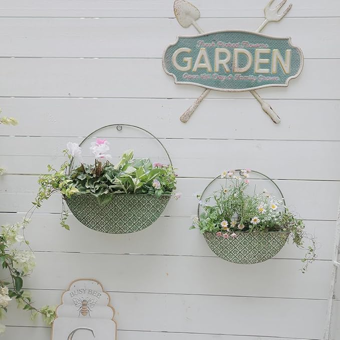 2-Piece Green Metal Planter Wall Hanging Baskets Decor Half-Moon Wall Mount Planter Set for Shabby Chic Farmhouse Outdoor Indoor Wall Decor