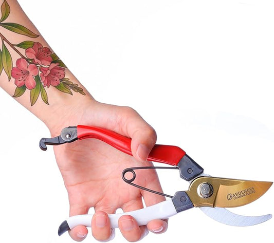 Gardeness Japanese Titanium Pruning Shears, Lightweight SK5 Bypass Garden Secateurs – Easy-Grip Hand Pruners for Women, Roses, Bonsai, Trimming & Everyday Gardening