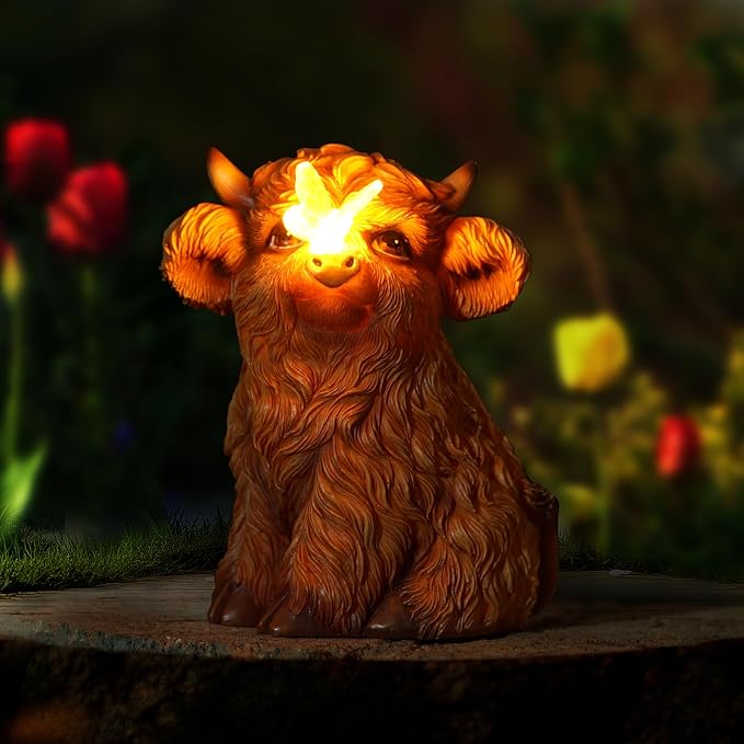 Highland Cow Solar Powered Outdoor Garden Statue, Resin Highland Cow Statue with Solar Light Lantern, Decorative Lawn, Yard Outdoor Highland Cow Decor. Unique home decorations, gifts for women