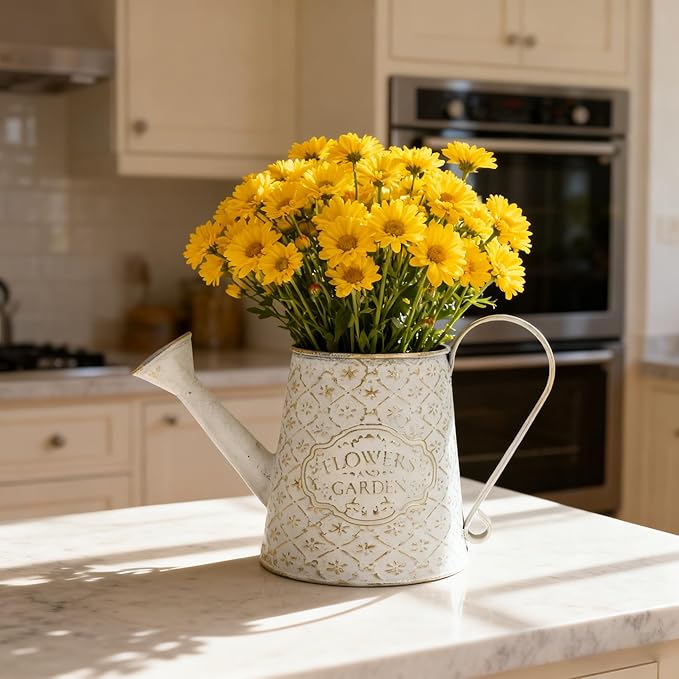 Vintage Metal Watering Can with Handle Rustic Farmhouse Watering Can Flower Pot Distressed Decorative Planter Retro Gardening Flower Bucket for Home Indoor Outdoor Garden Balcony Courtyard