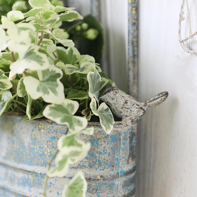 Rustic Metal Wall Planter Vintage Wall Mounted Flower Pot Distressed Wall Hanging Plant Basket Farmhouse Wall Decor for Indoor Outdoor Garden Home Yard (Gray)