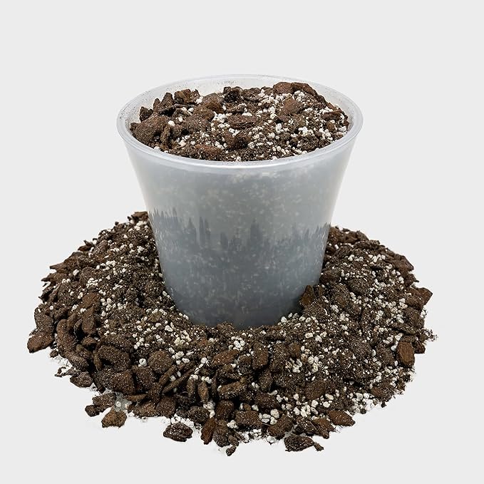 Gardenera Professional Succulent Soil Premium All Purpose Blend | Pre-Mixed Ready to Use for Cactus and Succulents | Sphagnum Peat Moss, Perlite, New Zealand Pine Bark - Made in USA - 10 Quart